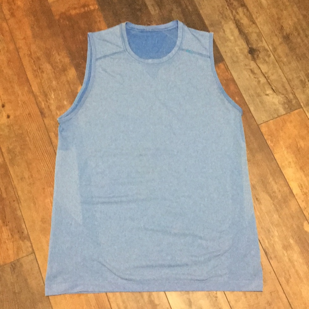 Lululemon Metal Vent Tech Surge tank / size M